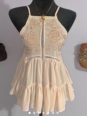 Taylor & Sage Cream Floral Lace Halter Peplum Blouse